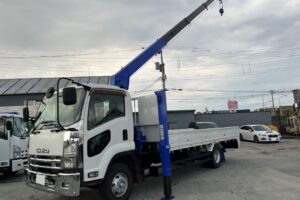 サムネイル: 平成23年　いすゞ　フォワード　４トン段クレーンロングジャッキ　フックイン・ラジコン付（車検令和8年7月）