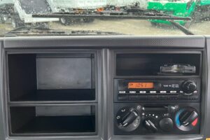 サムネイル: 平成23年　いすゞ　フォワード　４トン段クレーンロングジャッキ　フックイン・ラジコン付（車検令和8年7月）