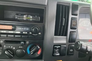 サムネイル: 平成23年　いすゞ　フォワード　４トン段クレーンロングジャッキ　フックイン・ラジコン付（車検令和8年7月）