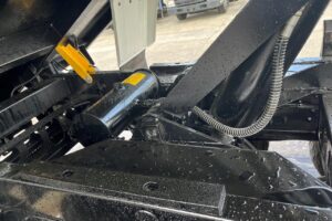 サムネイル: 平成29年　日野　レンジャー　４トンダンプ　電動コボレーン付・全塗装済！（車検1年付）
