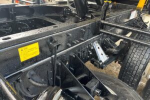 サムネイル: 平成29年　日野　レンジャー　４トンダンプ　電動コボレーン付・全塗装済！（車検1年付）