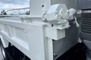 サムネイル: 平成29年　日野　レンジャー　４トンダンプ　電動コボレーン付・全塗装済！（車検1年付）