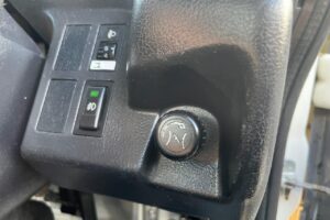 サムネイル: 平成29年　日野　レンジャー　４トンダンプ　電動コボレーン付・全塗装済！（車検1年付）
