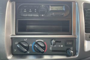 サムネイル: 平成29年　日野　レンジャー　４トンダンプ　電動コボレーン付・全塗装済！（車検1年付）
