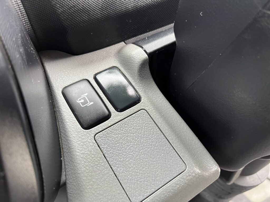 平成28年 日野 デュトロ　３ｔ アルミバン ロング ４WD（車検令和8年8月）