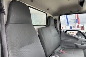 サムネイル: 平成28年 日野 デュトロ　３ｔ アルミバン ロング ４WD