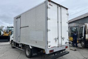 サムネイル: 平成28年 日野 デュトロ　３ｔ アルミバン ロング ４WD