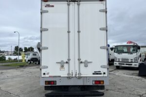 サムネイル: 平成28年 日野 デュトロ　３ｔ アルミバン ロング ４WD