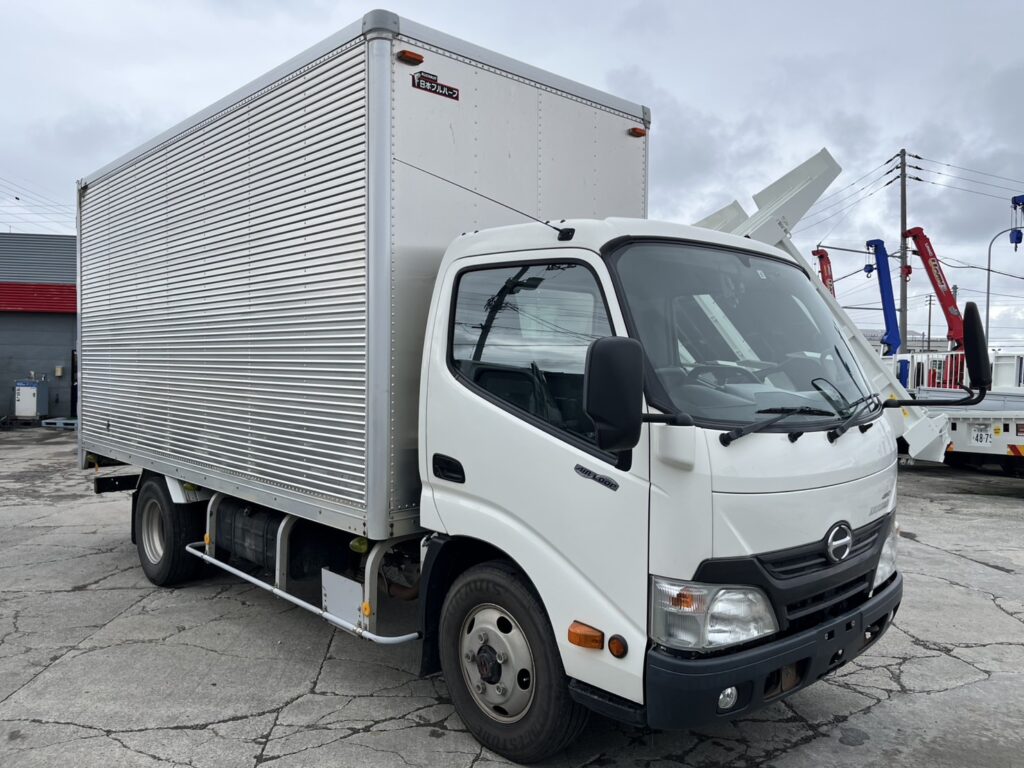 平成28年 日野 デュトロ　３ｔ アルミバン ロング ４WD