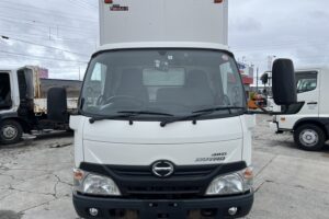 サムネイル: 平成28年 日野 デュトロ　３ｔ アルミバン ロング ４WD