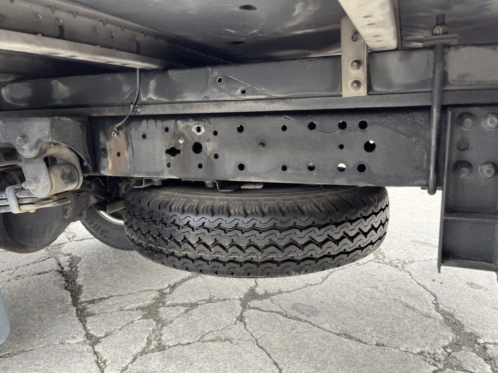 平成28年 日野 デュトロ　３ｔ アルミバン ロング ４WD（車検令和8年8月）