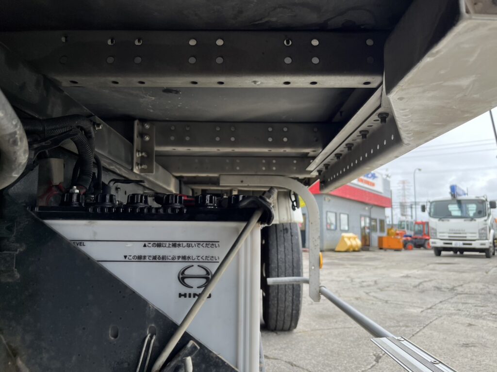 平成28年 日野 デュトロ　３ｔ アルミバン ロング ４WD（車検令和8年8月）