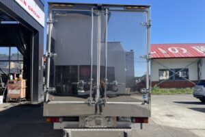 サムネイル: 平成27年　エルフ４トンアルミパネル　サイドドア付　検令和8年2月 フル装備