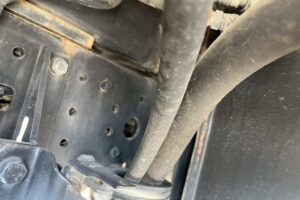 サムネイル: 平成24年　日野　デュトロ　9.9ｍ高所作業車　スチールバケット（車検2年付）