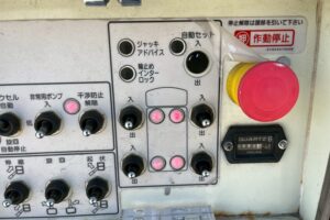 サムネイル: 平成24年　日野　デュトロ　9.9ｍ高所作業車　スチールバケット（車検2年付）