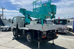 サムネイル: 平成24年　日野　デュトロ　9.9ｍ高所作業車　スチールバケット（車検2年付）