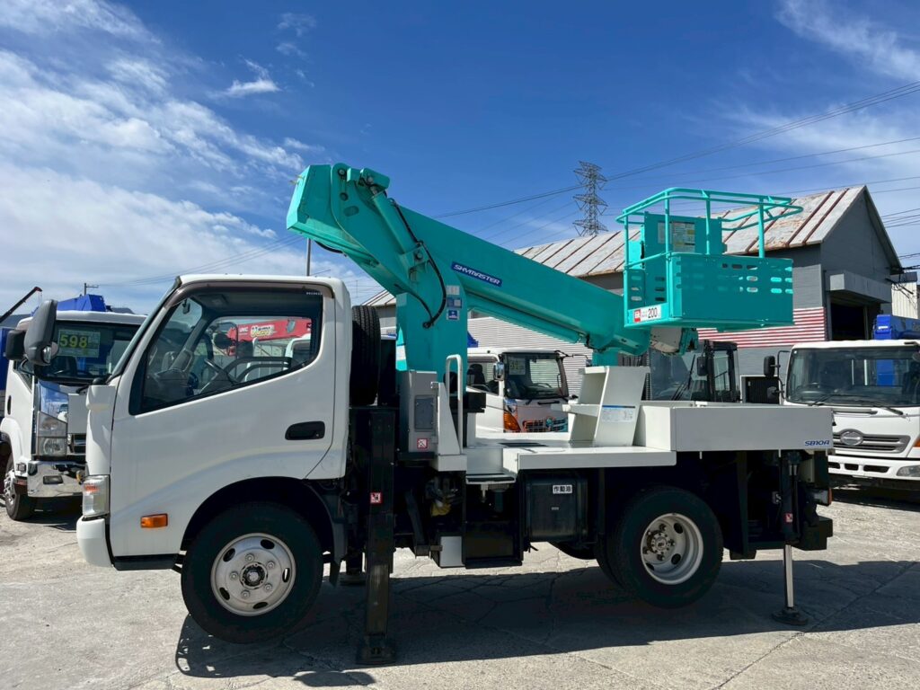 平成24年　日野　デュトロ　9.9ｍ高所作業車　スチールバケット（車検2年付）
