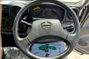サムネイル: 平成24年　日野　デュトロ　9.9ｍ高所作業車　スチールバケット（車検2年付）