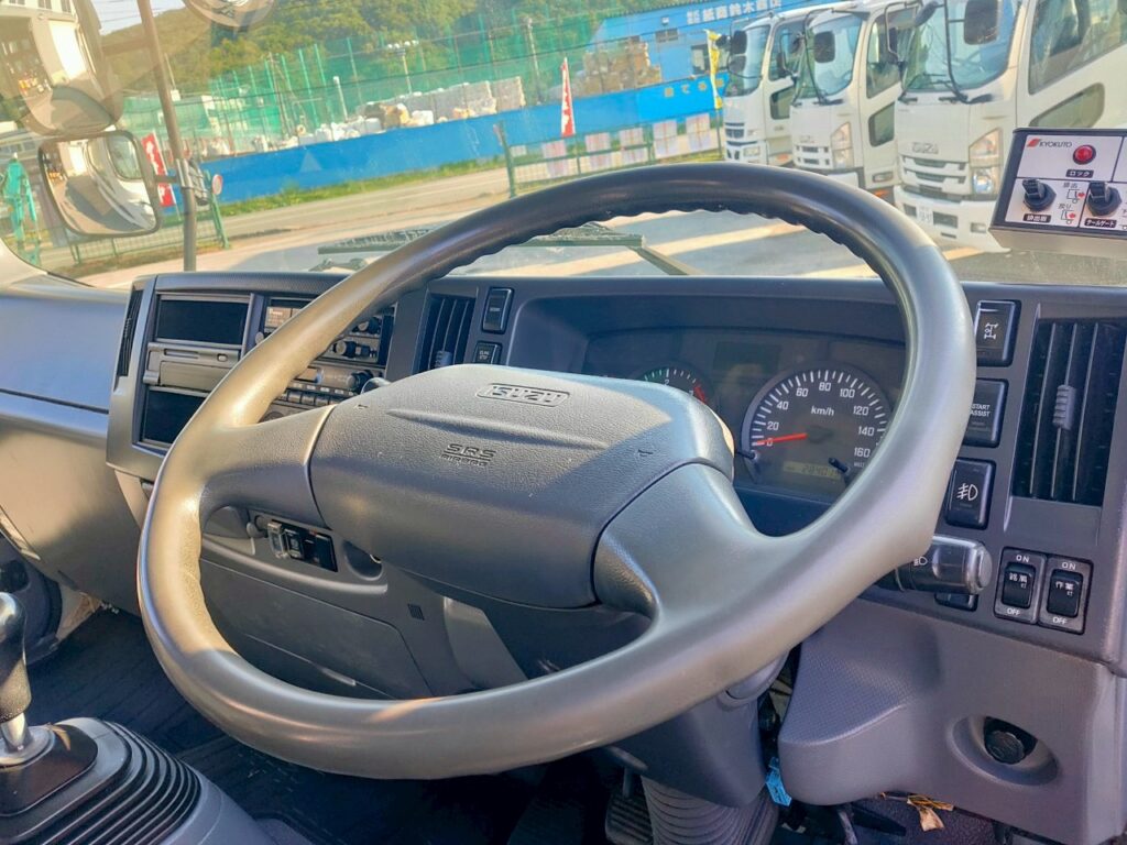 平成26年　いすゞ　フォワード　プレス式パッカー8.2㎥　連続スイッチ・汚泥タンク・バックモニター（車検1年付）