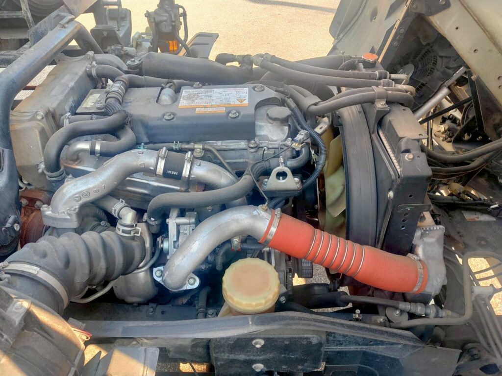 平成26年　いすゞ　フォワード　プレス式パッカー8.2㎥　連続スイッチ・汚泥タンク・バックモニター（車検1年付）