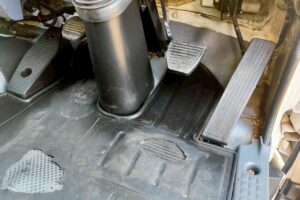 サムネイル: 平成26年　いすゞ　フォワード　プレス式パッカー8.2㎥　連続スイッチ・汚泥タンク・バックモニター（車検1年付）
