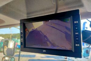サムネイル: 平成26年　いすゞ　フォワード　プレス式パッカー8.2㎥　連続スイッチ・汚泥タンク・バックモニター（車検1年付）