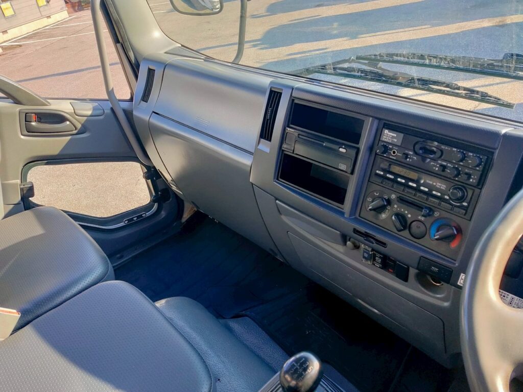 平成26年　いすゞ　フォワード　プレス式パッカー8.2㎥　連続スイッチ・汚泥タンク・バックモニター（車検1年付）