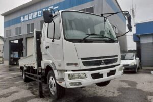 サムネイル: 平成２１年　ファイター　４トン　ハイジャッキセルフ　★ウインチ付　★ベッド付　