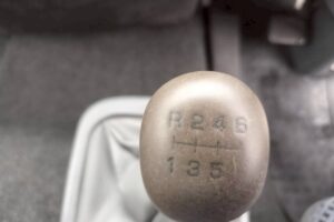 サムネイル: 平成２１年　ファイター　４トン　ハイジャッキセルフ　★ウインチ付　★ベッド付　