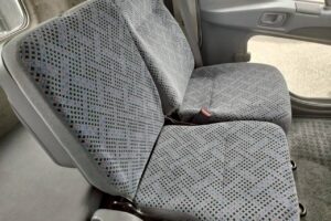 サムネイル: 平成２１年　ファイター　４トン　ハイジャッキセルフ　★ウインチ付　★ベッド付　