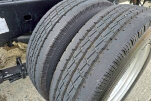 サムネイル: 平成25年 日野 デュトロ2tダンプ　