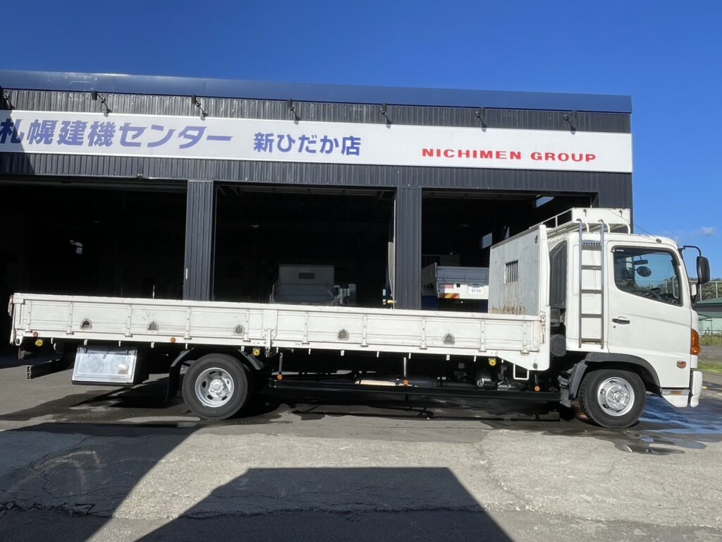 平成21年　レンジャー４トン平ロング　ベッド付　荷台鉄板　フル装備　車検1年付