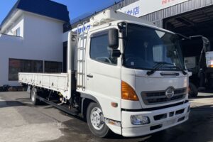 サムネイル: 平成21年　レンジャー４トン平ロング　ベッド付　荷台鉄板　フル装備　車検1年付
