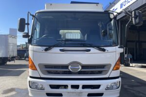 サムネイル: 平成21年　レンジャー４トン平ロング　ベッド付　荷台鉄板　フル装備　車検1年付