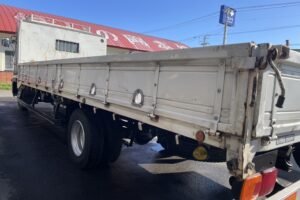 サムネイル: 平成21年　レンジャー４トン平ロング　ベッド付　荷台鉄板　フル装備　車検1年付