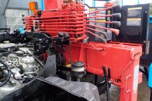 サムネイル: 平成20年　レンジャー 4ｔ4段クレーンロング　★ラジコン★差違いアウトリガー★パラフック★