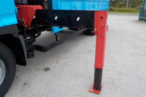 サムネイル: 平成20年　レンジャー 4ｔ4段クレーンロング　★ラジコン★差違いアウトリガー★パラフック★