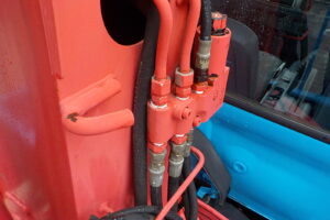 サムネイル: 平成20年　レンジャー 4ｔ4段クレーンロング　★ラジコン★差違いアウトリガー★パラフック★