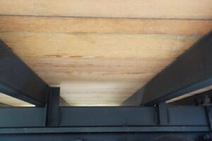 サムネイル: 平成23年　レンジャー 4ｔ4段クレーンロングジャッキ　★ラジコン★フックイン★車検令和8年8月★