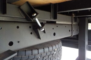 サムネイル: 平成23年　レンジャー 4ｔ4段クレーンロングジャッキ　★ラジコン★フックイン★車検令和8年8月★