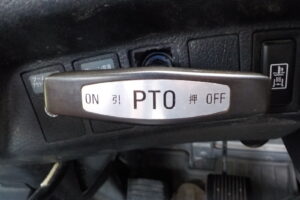 サムネイル: 平成23年　レンジャー 4ｔ4段クレーンロングジャッキ　★ラジコン★フックイン★車検令和8年8月★