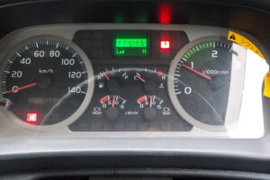 サムネイル: 平成23年　レンジャー 4ｔ4段クレーンロングジャッキ　★ラジコン★フックイン★車検令和8年8月★