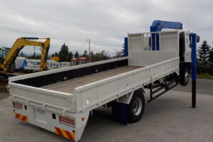 サムネイル: 平成23年　レンジャー 4ｔ4段クレーンロングジャッキ　★ラジコン★フックイン★車検令和8年8月★