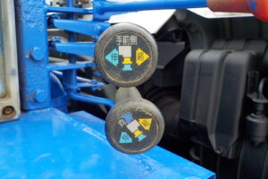 サムネイル: 平成23年　レンジャー 4ｔ4段クレーンロングジャッキ　★ラジコン★フックイン★車検令和8年8月★