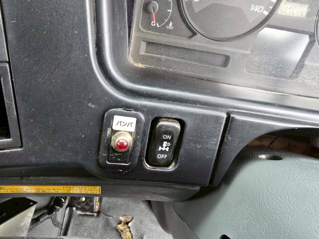 平成27年　三菱　スーパーグレート大型ダンプ
