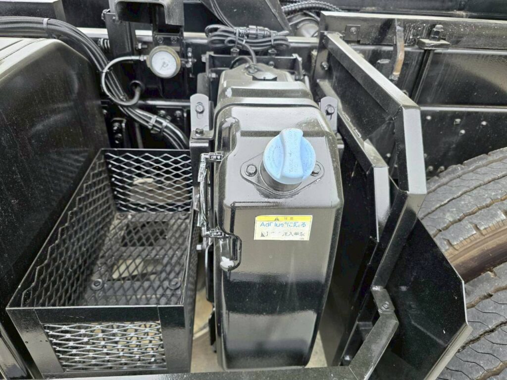 平成27年　三菱　スーパーグレート大型ダンプ