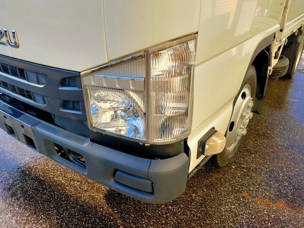 平成27年　いすゞエルフ2t平ショート4WD　後輪Wタイヤ