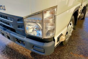 サムネイル: 平成27年　いすゞエルフ2t平ショート4WD　後輪Wタイヤ