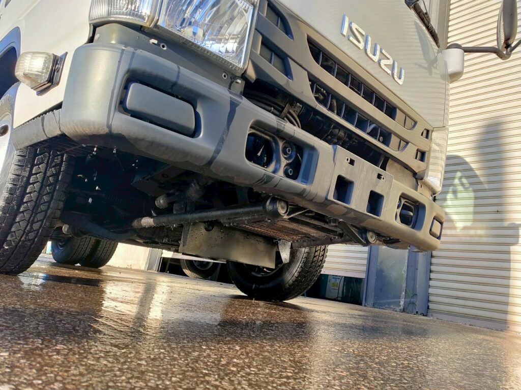 平成27年　いすゞエルフ2t平ショート4WD　後輪Wタイヤ