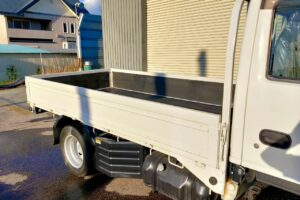 サムネイル: 平成27年　いすゞエルフ2t平ショート4WD　後輪Wタイヤ